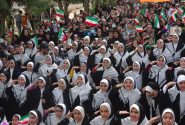 با طنین‌انداز شدن سرود «سلام فرمانده»  دهه نودی‌های باشت به خط شدند.