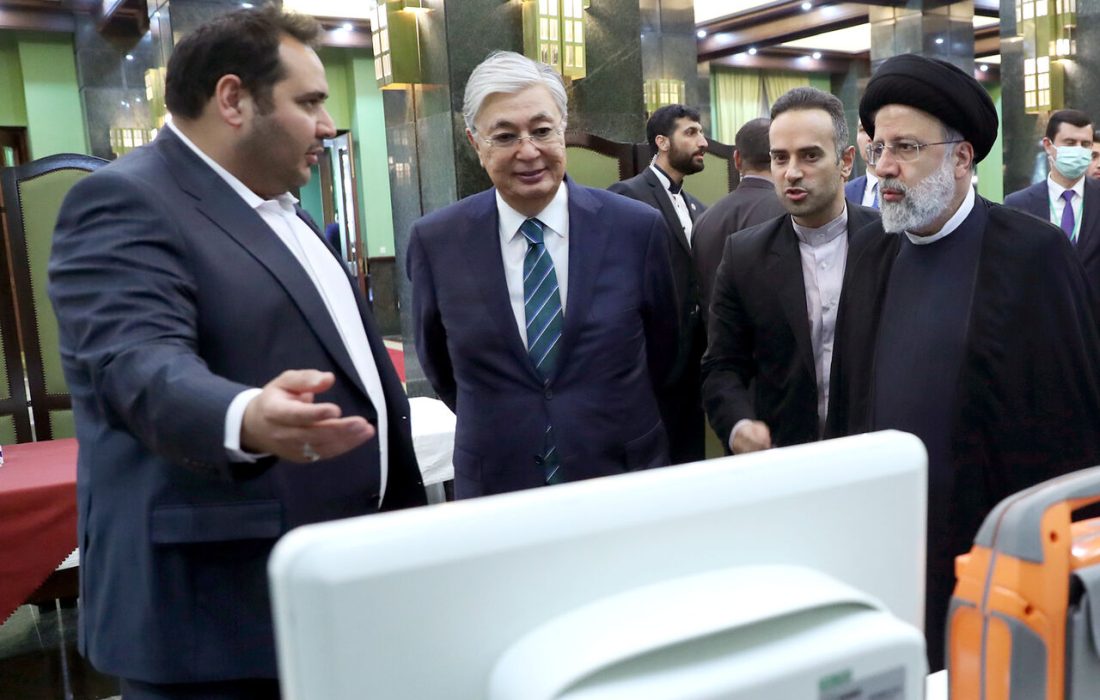 رئیس جمهور قزاقستان از نمایشگاه توانمندی‌های پزشکی ایران بازدید کرد