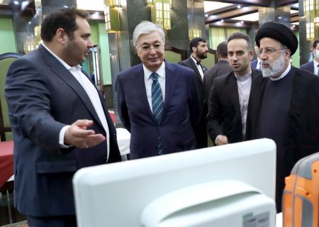 رئیس جمهور قزاقستان از نمایشگاه توانمندی‌های پزشکی ایران بازدید کرد