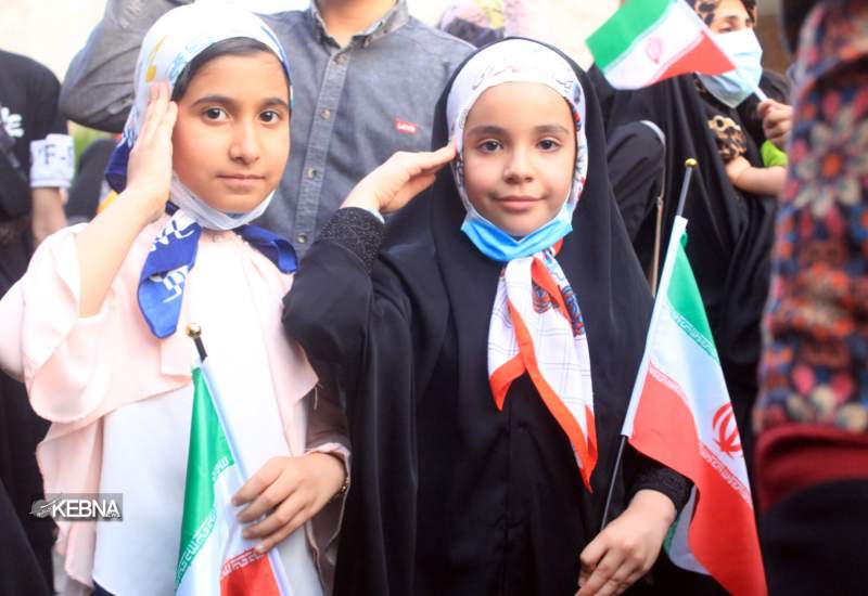 سرود سلام فرمانده در بام نفت ایران برگزار شد + تصاویر