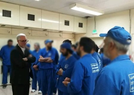 ملاقات سفیر با زندانیان ایرانی در قطر