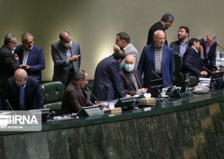 نقاط قوت عملکرد فاطمی امین دیده شود/زمان استیضاح نیست