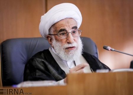 آیت‌الله جنتی با صلابت انقلابی از مرزهای قانون اساسی دفاع کرد