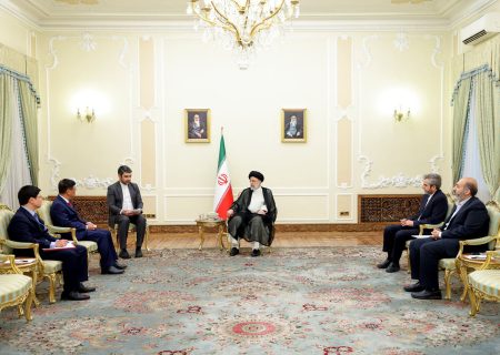 آیت‌الله رئیسی: تاریخ هیچگاه جنایت‌های آمریکا علیه ملت ویتنام را از یاد نخواهد برد