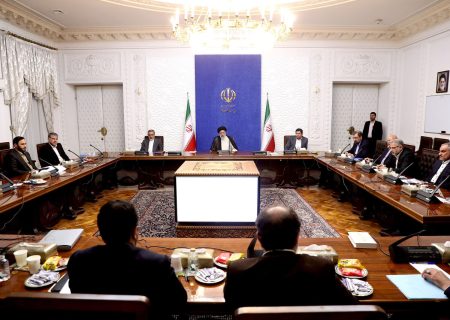 آیت‌الله رئیسی: هم پرداخت یارانه به افراد برخوردار هم قطع یارانه نیازمندان ناحق است