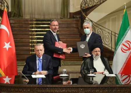 ایران و ترکیه هشت سند و یادداشت تفاهم همکاری امضا کردند