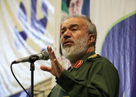 جانشین فرمانده کل سپاه:ناتوانی دشمن در رزم او را به سمت تحریم کشانده است