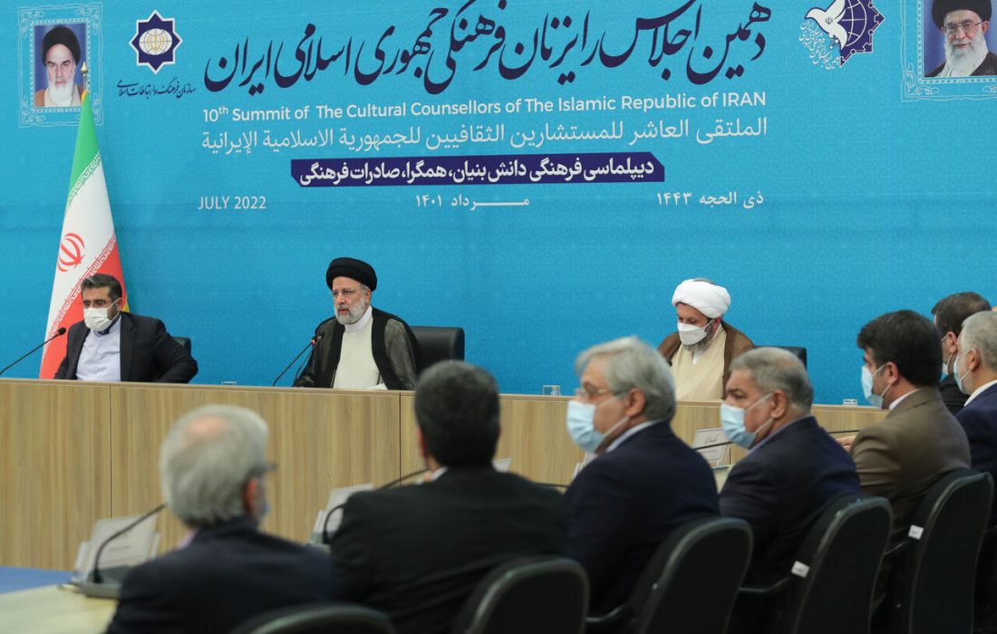 رایزنان مأمور حمایت فرهنگی از ایرانیان خارج کشور هستند