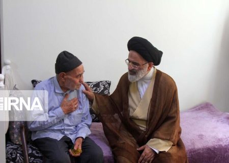 مشاور رییس جمهور از خانواده شهدای روحانی در همدان قدردانی کرد