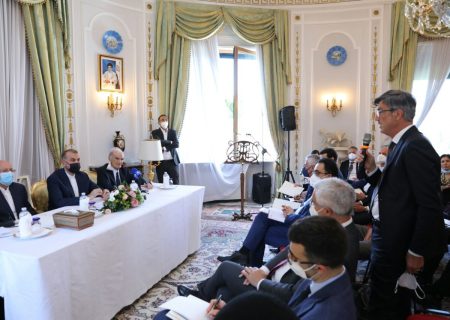 نشست امیرعبداللهیان با جمعی از صنایع و بازرگانان ایتالیایی 