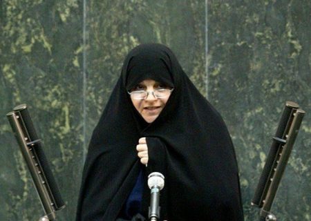 وزارتخانه‌های مرتبط انتقال آب خلیج فارس و دریای عمان به کشور را با جدیت دنبال کنند