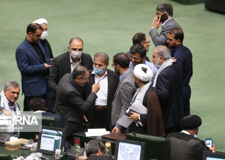 قوه قضاییه کسانی که آب به آسیاب دشمن ریختند، محاکمه کند