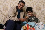قهرمان المپیک مدال خود را به «آرتین» هدیه داد+ عکس