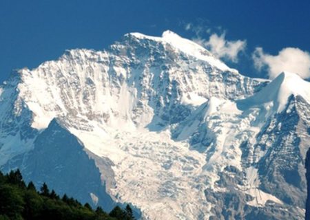 پیدا شدن جسد یک کوهنورد پس از 37 سال