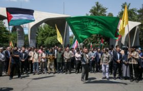 تجمع دانشجویان در حمایت از خیزش دانشجویان آمریکایی