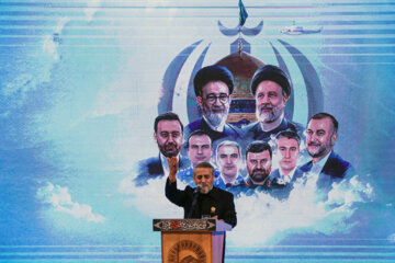 بزرگداشت رییس‌جمهور شهید در حرم رضوی