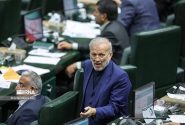 نماینده تهران: دولتی بودن به زیان اقتصاد کشور است