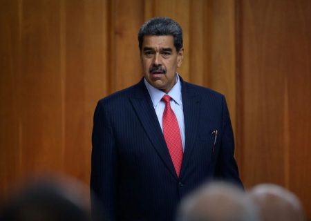 مادورو از خنثی شدن ۶۰ حمله به تأسیسات نفتی ونزوئلا خبر داد