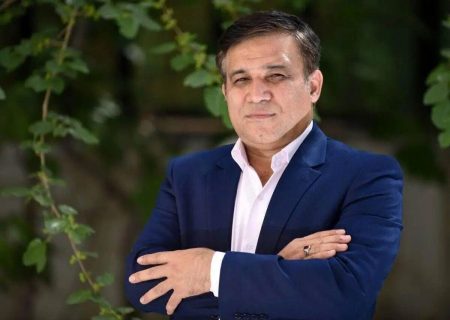تاجرنیا: در استقلال هیات مدیره تصمیم می‌گیرد نه من؛ دموکراسی را قبول دارم