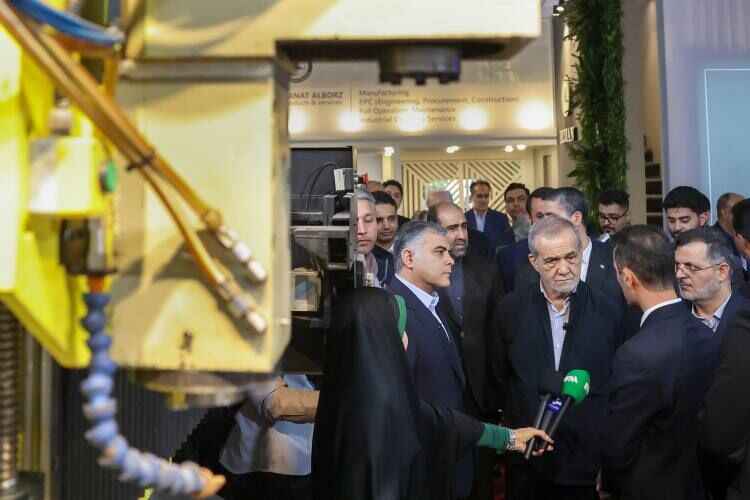 پزشکیان: اتصال شرکت‌های حوزه نفت، گاز و پتروشیمی به دانشگاه‌ها یک رویداد برد-برد است