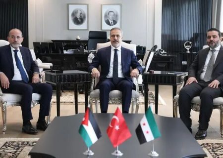 تاکید وزیران خارجه ترکیه، سوریه و اردن بر امنیت سوریه و محکومیت تجاوزات اسرائیل