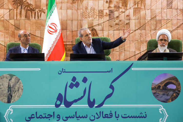 رئیس‌جمهور:حرفی نمی زنیم که نتوانیم اجرا کنیم/ ضرورت جذب سرمایه گذاری خارجی