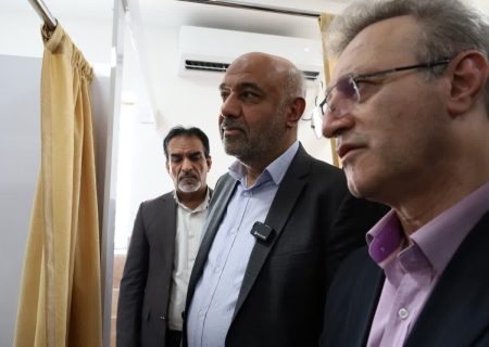 مرکز جامع توانبخشی با حضور وزیر تعاون در قلعه‌گنج افتتاح شد 