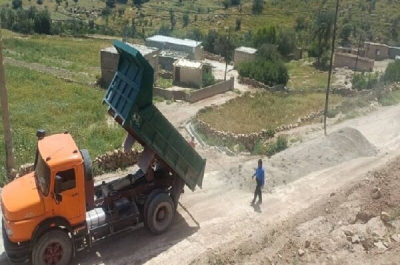 شتاب در ساخت جاده روستای دژکوه سوق؛ بازگشت امید به دل روستا+ فیلم