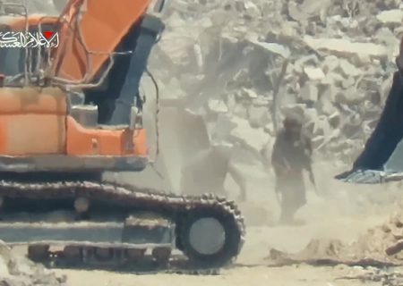 هدف قرار دادن نظامیان رژیم اسرائیل در شرق غزه توسط گردان های «القسام»+فیلم