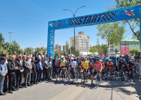 مرحله پنجم سی و هفتمین دوره تور دوچرخه سواری ایران-آذربایجان آغاز شد+فیلم