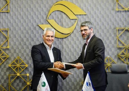 تفاهم‌نامه صندوق توسعه فیبرنوری امضا شد